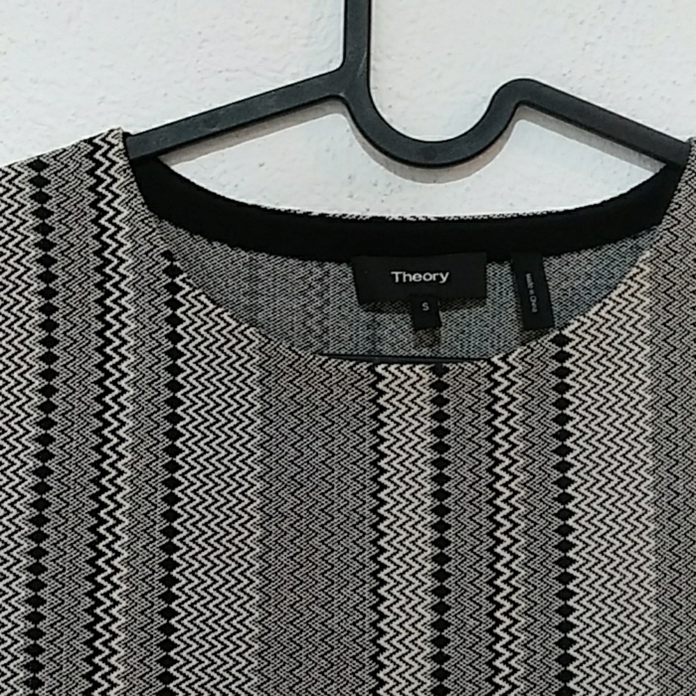 Theory Grey Stretch Knit top - Picture 3 of 7